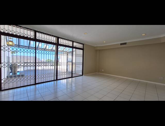 3 BEDROOM DUPLEX RENTED IN ESSENWOOD